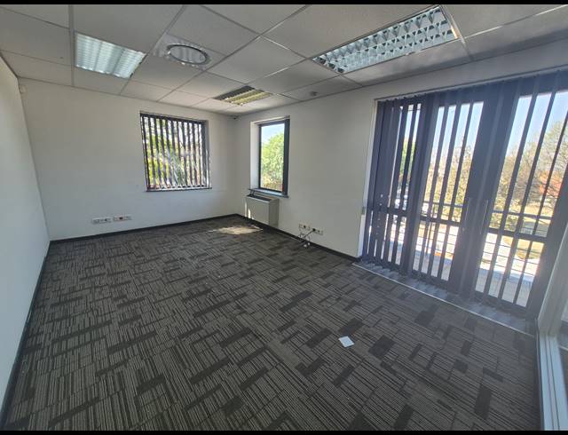 242M² OFFICE TO LET IN WOODMEAD